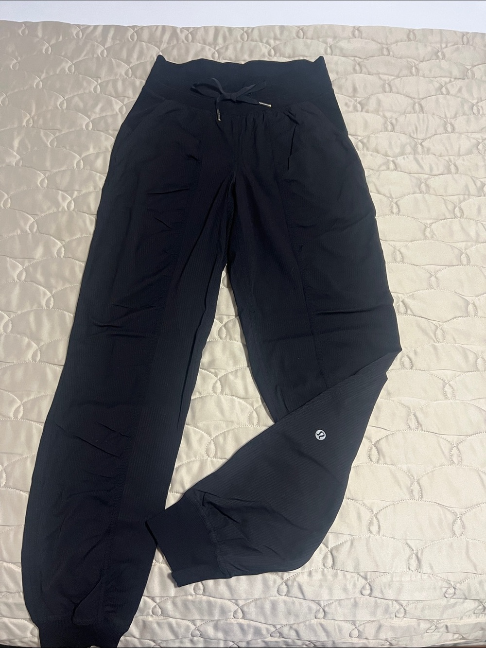 Lululemon Joggers with Drawstring- Size6 (inside tag removed) Dance Studio
